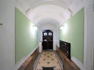 Pronájem bytu 2+1, Praha - Staré Město, Kaprova, 84 m2