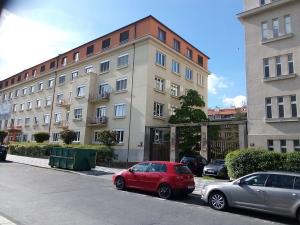 Pronájem kanceláře, Praha - Dejvice, Velflíkova, 120 m2