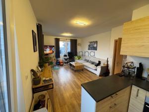 Pronájem bytu 2+kk, Praha, Kadečkové, 57 m2