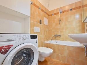 Pronájem bytu 2+kk, Praha - Kyje, Lipnická, 43 m2