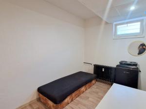 Pronájem bytu 1+kk, Praha - Malešice, Nad úžlabinou, 15 m2