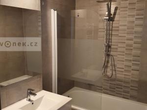 Pronájem bytu 2+1, Zlín, Dlouhá, 52 m2