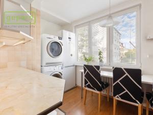 Prodej bytu 3+1, Karlovy Vary, U Trati, 81 m2