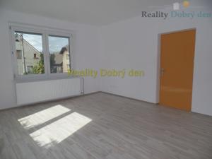 Pronájem bytu 2+1, Opava, Přerovecká, 83 m2