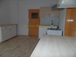 Pronájem bytu 2+1, Opava, Přerovecká, 83 m2