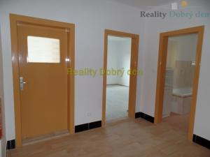 Pronájem bytu 2+1, Opava, Přerovecká, 83 m2