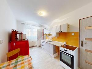 Pronájem bytu 2+1, Žlutice, Nádražní, 56 m2