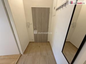 Pronájem bytu 1+kk, Praha - Smíchov, Na Valentince, 38 m2