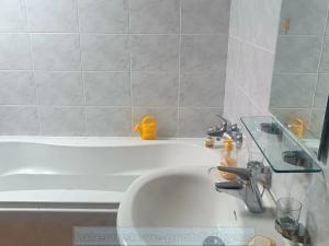 Pronájem bytu 3+kk, Praha - Dolní Měcholupy, Za zahradami, 80 m2
