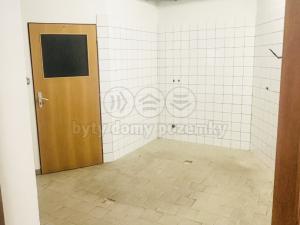 Pronájem obchodního prostoru, Nové Město na Moravě, Vratislavovo náměstí, 110 m2