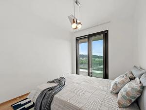 Pronájem bytu 2+kk, Praha - Modřany, Československého exilu, 52 m2