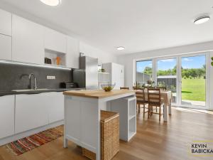 Prodej bytu 4+kk, Holubice, 102 m2
