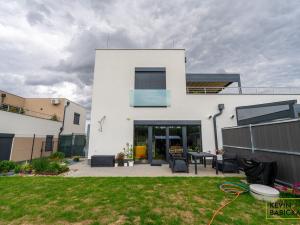 Prodej bytu 4+kk, Holubice, 102 m2