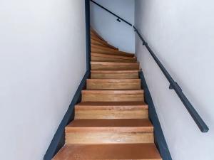 Prodej obchodního prostoru, Praha - Kobylisy, Klapkova, 246 m2