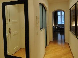 Pronájem bytu 3+1, Praha - Nové Město, Odborů, 80 m2