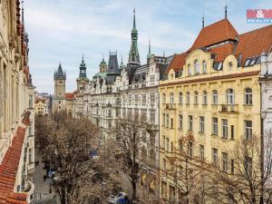Pronájem bytu 2+kk, Praha - Staré Město, Pařížská, 70 m2