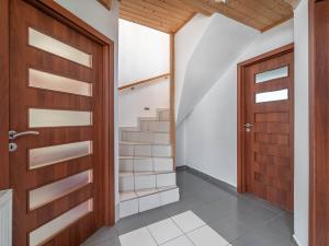 Prodej rodinného domu, Tmaň, K Vodojemu, 261 m2