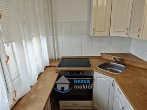 Pronájem bytu 1+1, Hradec Králové, Třebechovická, 38 m2