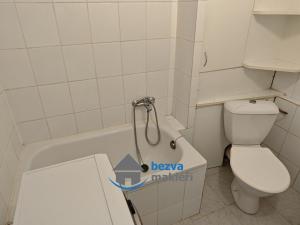Pronájem bytu 1+1, Hradec Králové, Třebechovická, 38 m2