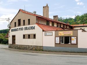 Prodej restaurace, Český Šternberk, 480 m2