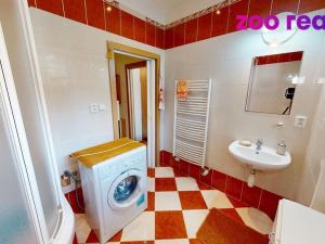 Pronájem bytu 2+1, České Budějovice, Komenského, 70 m2