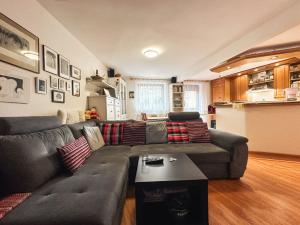 Pronájem bytu 2+kk, Praha, Petrovická, 42 m2