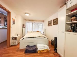 Pronájem bytu 2+kk, Praha, Petrovická, 42 m2