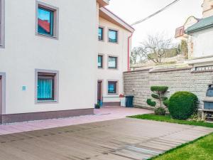 Pronájem bytu 2+kk, Praha, Petrovická, 42 m2