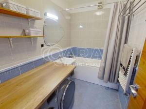 Pronájem bytu 3+kk, Praha - Vysočany, Pod Harfou, 76 m2