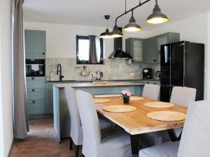 Prodej rodinného domu, Kamenice - Těptín, Tvrdá, 136 m2