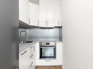 Pronájem bytu 1+kk, Praha - Nusle, Kloboučnická, 33 m2