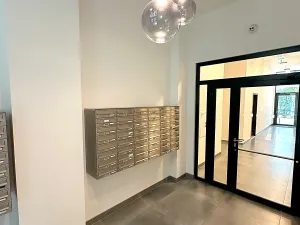 Prodej bytu 1+kk, Praha - Holešovice, V háji, 46 m2