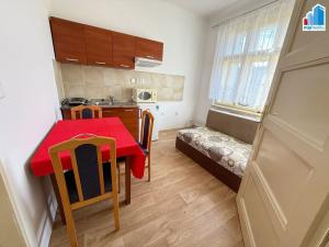 Pronájem bytu 1+1, Plzeň, Zábělská, 32 m2