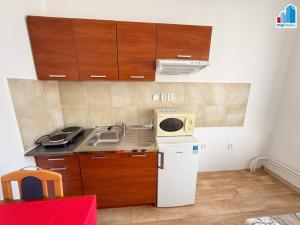 Pronájem bytu 1+1, Plzeň, Zábělská, 32 m2