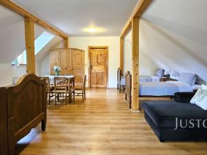 Prodej rodinného domu, Písek - Semice, Obecní, 518 m2