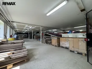 Prodej výrobních prostor, Věžky, 2322 m2