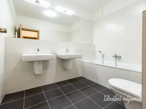 Pronájem bytu 3+kk, Praha - Vysočany, Ocelářská, 82 m2