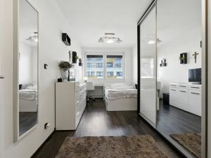 Prodej bytu 2+kk, Praha - Dolní Měcholupy, Honzíkova, 57 m2