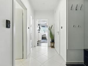 Prodej bytu 2+kk, Praha - Dolní Měcholupy, Honzíkova, 57 m2