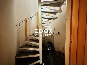 Prodej rodinného domu, Vlkaneč, 244 m2