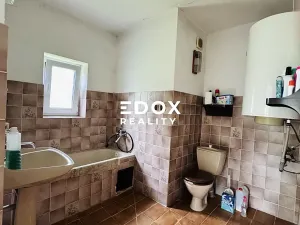 Prodej rodinného domu, Vlkaneč, 244 m2
