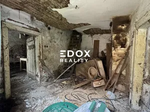 Prodej rodinného domu, Vlkaneč, 244 m2