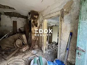Prodej rodinného domu, Vlkaneč, 244 m2