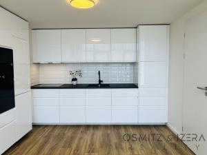 Pronájem bytu 2+kk, Praha - Holešovice, Tusarova, 43 m2