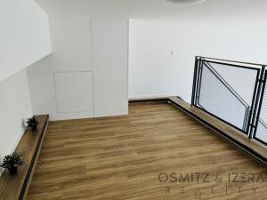 Pronájem bytu 2+kk, Praha - Holešovice, Tusarova, 43 m2