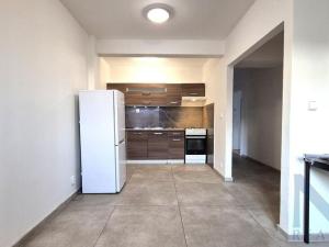 Pronájem bytu 3+kk, Praha - Libeň, V Holešovičkách, 75 m2
