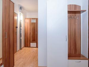 Pronájem bytu 2+kk, Praha - Bohnice, Kostřínská, 43 m2