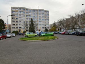 Pronájem bytu 2+kk, Praha - Bohnice, Kostřínská, 43 m2