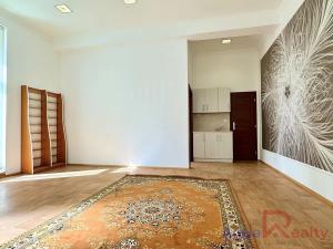Pronájem obchodního prostoru, Karlovy Vary, Foersterova, 51 m2