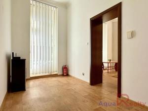 Pronájem obchodního prostoru, Karlovy Vary, Foersterova, 51 m2